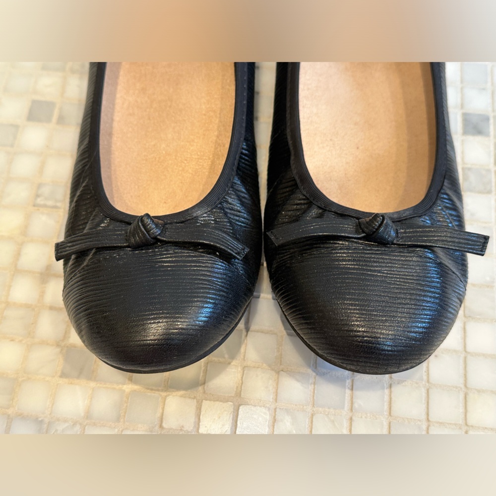Vionic Black Leather Amorie Ballet Flat Retired with Arch Support - Picture 10 of 11